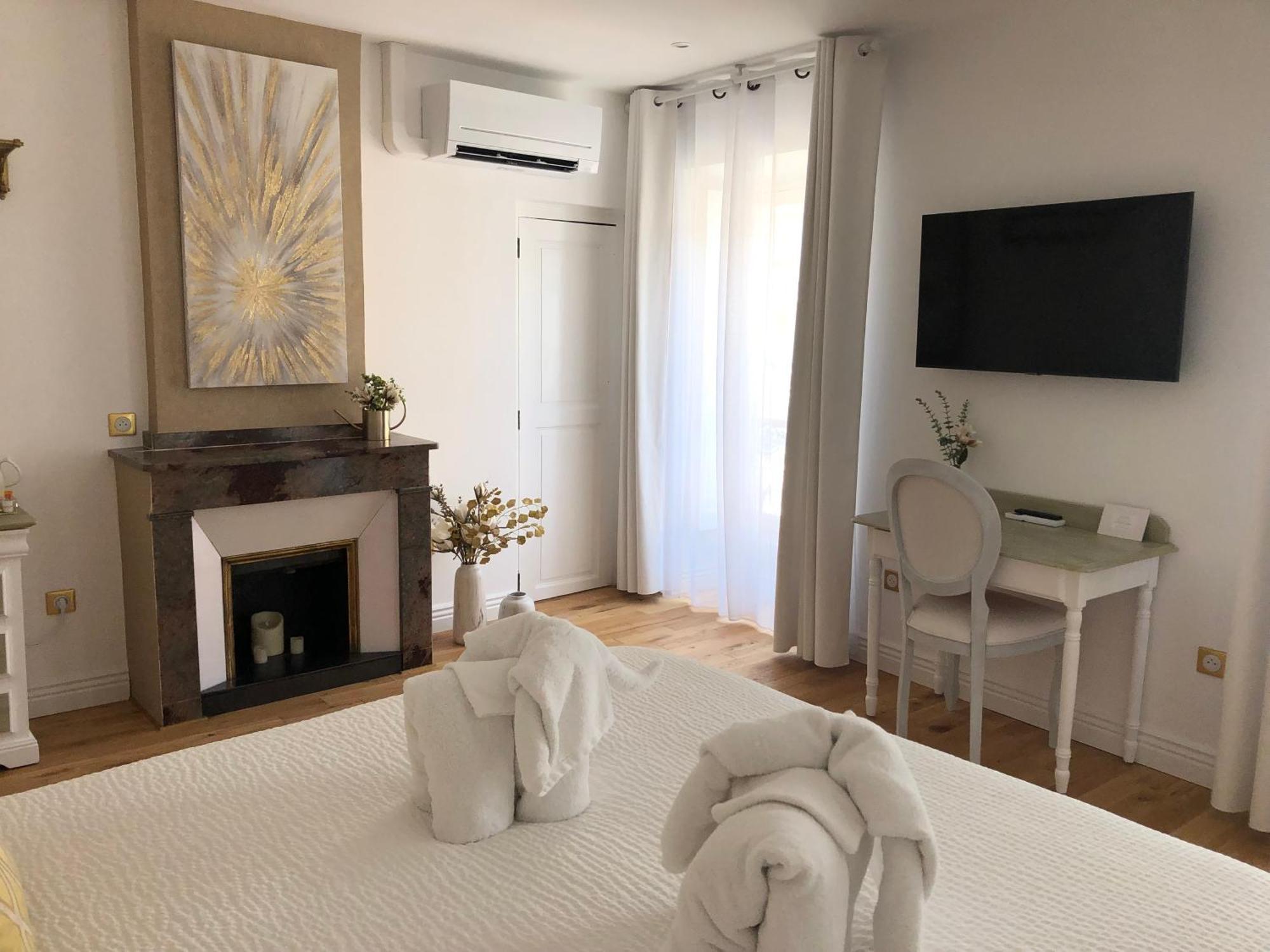 Bed and Breakfast Le Coeur De La Bastide - Adult Only Каркассон Экстерьер фото